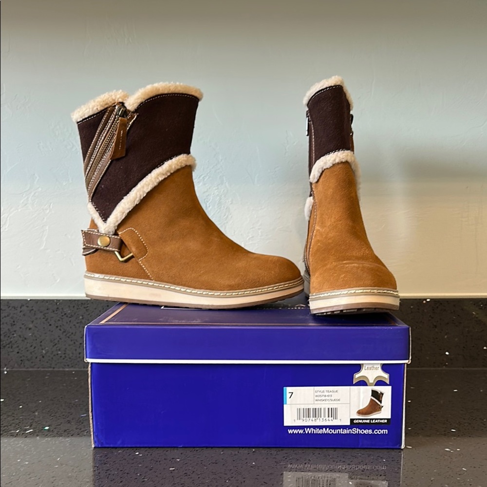 White Mountain Brown Ankle Boots